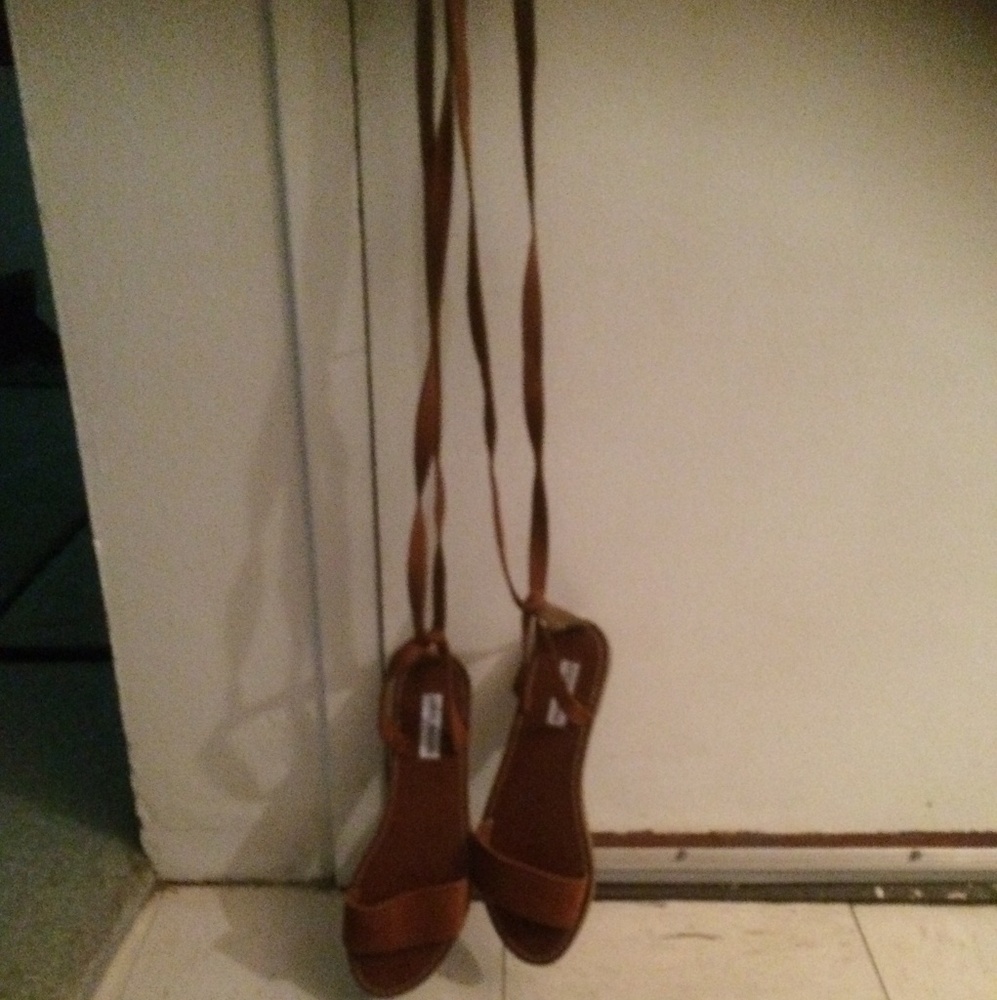 Steve Madden Tie Up Sandals